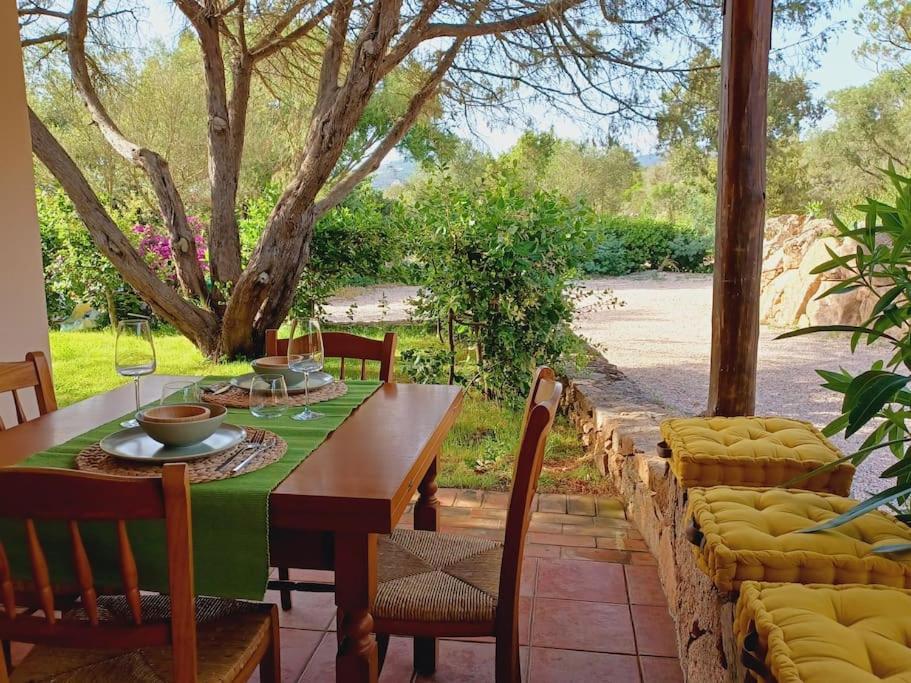 Suite Mirialveda San Pantaleo Exterior foto
