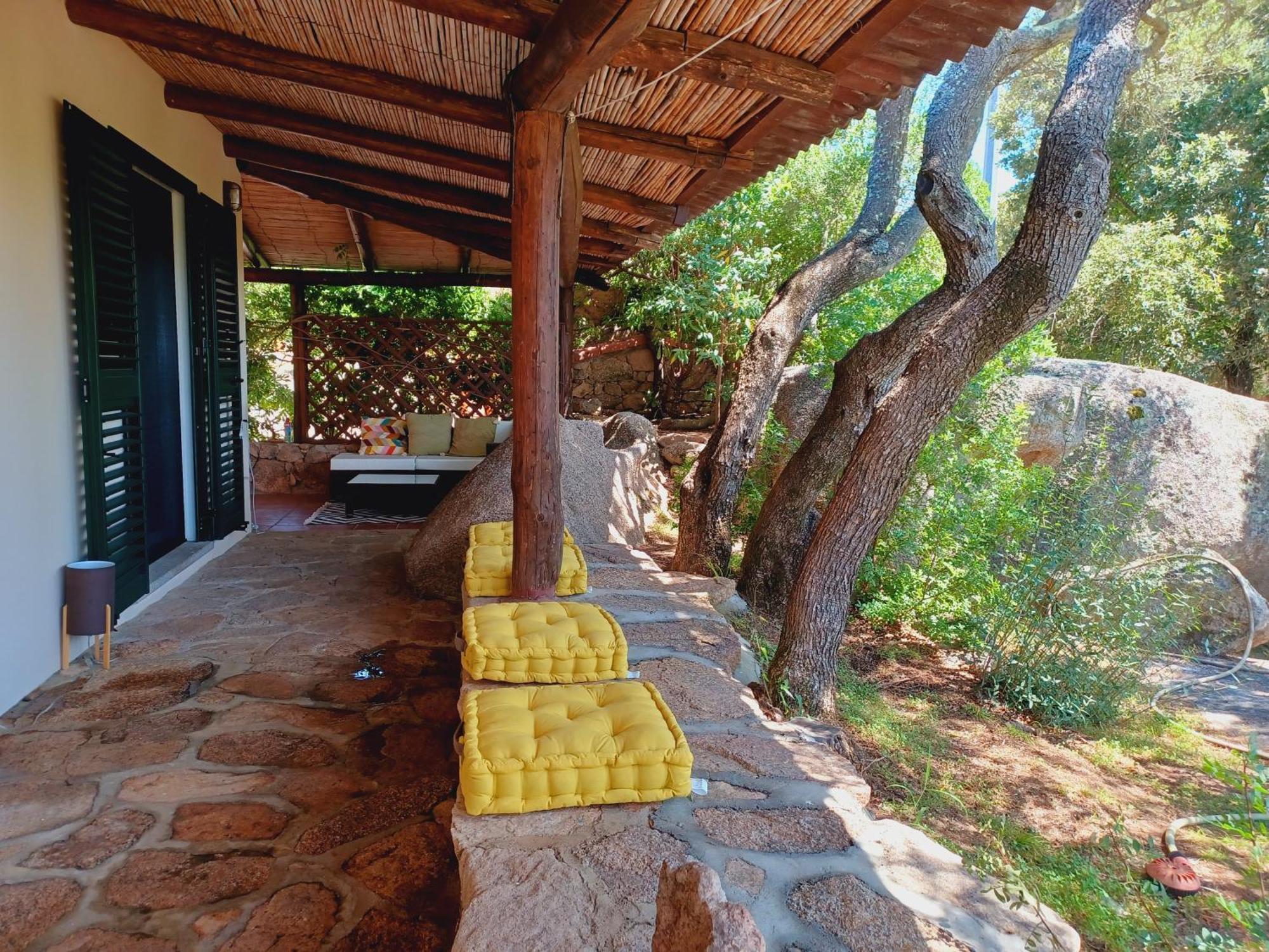 Suite Mirialveda San Pantaleo Exterior foto