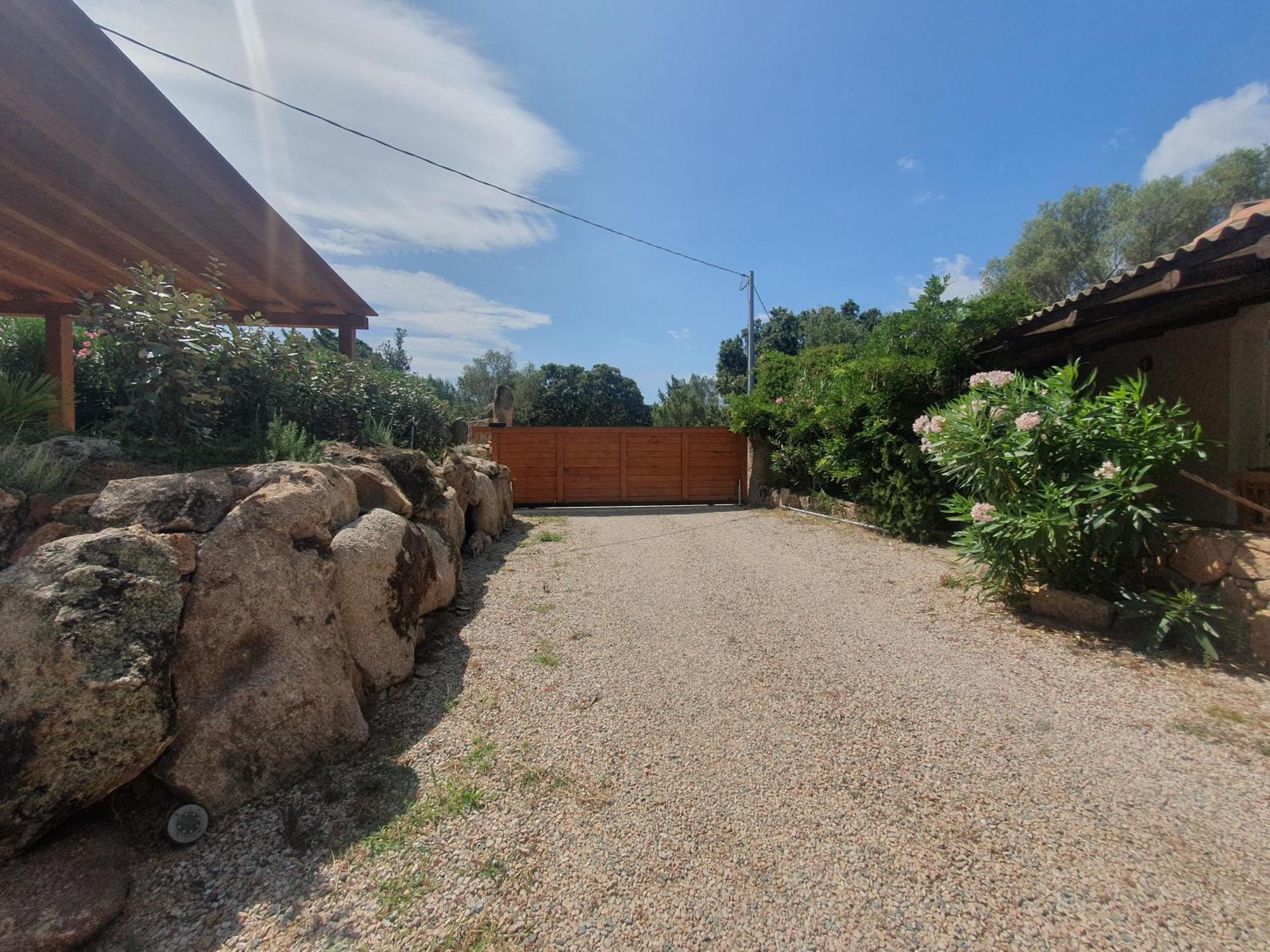 Suite Mirialveda San Pantaleo Exterior foto
