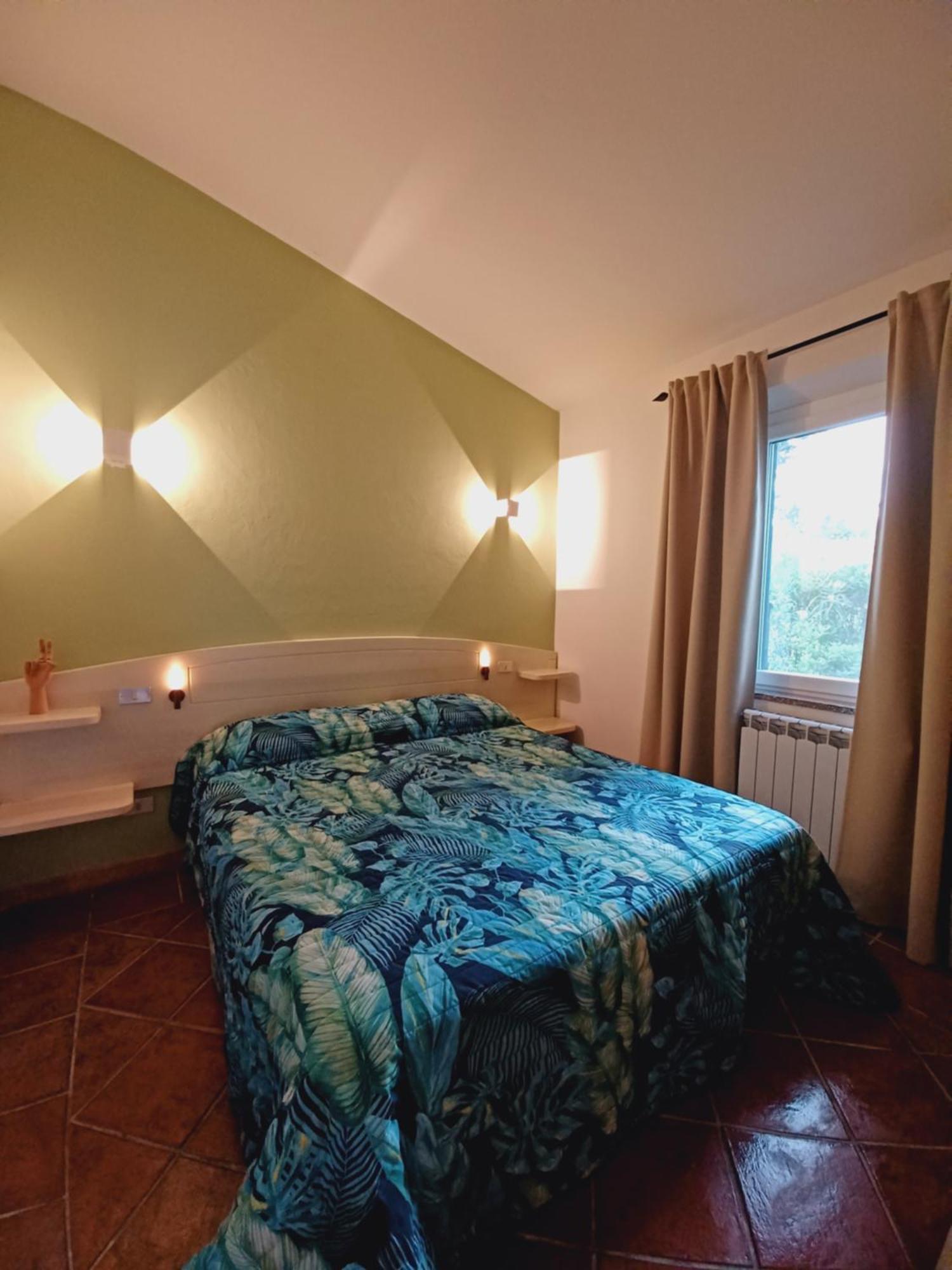 Suite Mirialveda San Pantaleo Exterior foto
